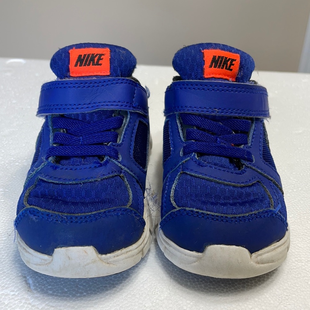 Kids Nike Sneakers - Picture 3 of 6
